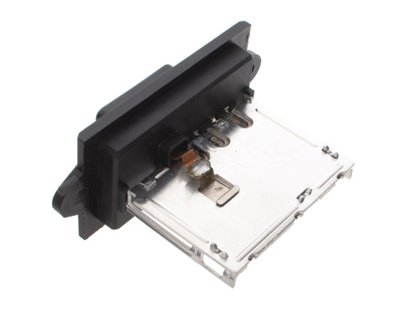 Nissan Micra III K12 2003- upor ventilatorja