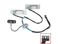 Chevrolet Orlando 2011- lampki podświetlenia tablicy rejestracyjnej z przyciskiem otwierania tylnej klapy bagażnika