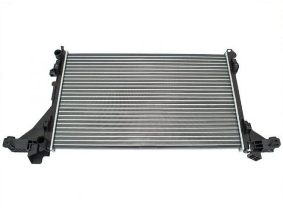 Nissan NV400 2011- Hladilnik / radiator