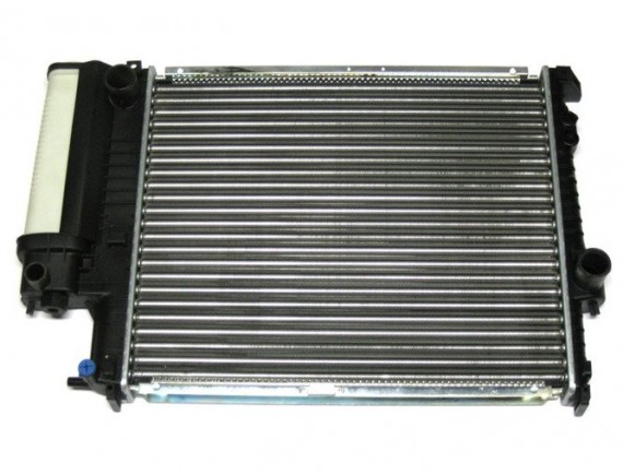 BMW 5 E39 95-98 2,0 2,5 2,8 Hladilnik / radiator